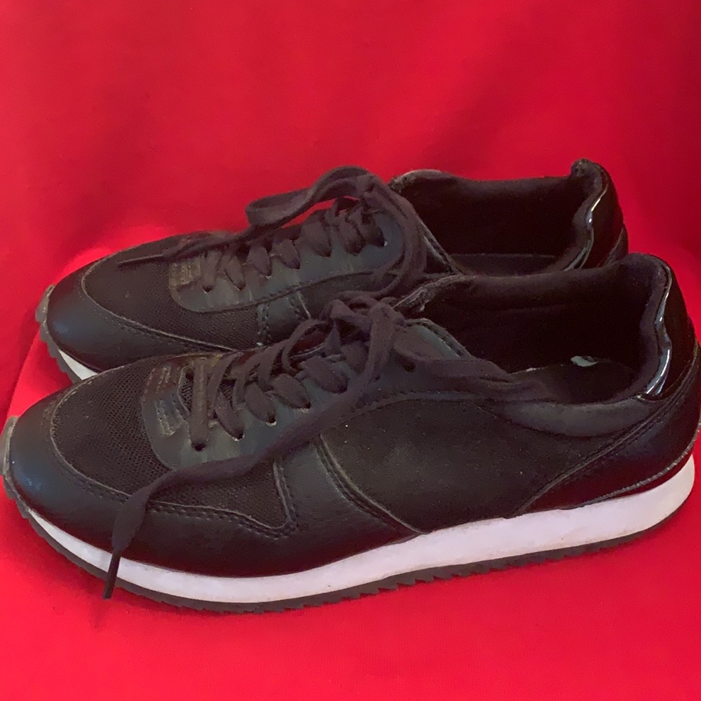 Madden Girl Black Sneakers 6.5